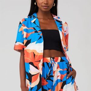NWT MINKPINK Women's Lukas Button-Up Shirt Standard Size S Tropical Floral